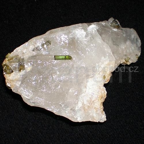 Turmalín v křišťálu