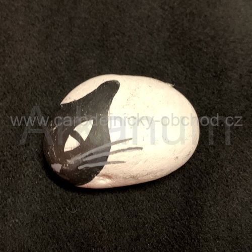 Kámen Kočka bílý