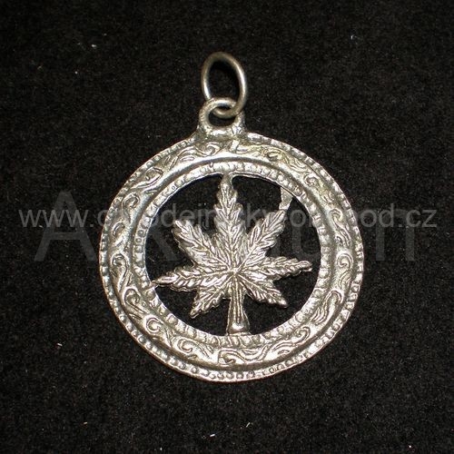 Přívěsek konopný list 2